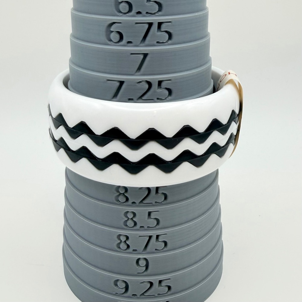 Vintage Interlocking Puzzle Bangle NOS Made in Hong Kong Black and White 8 Inch - Picture 2 of 6